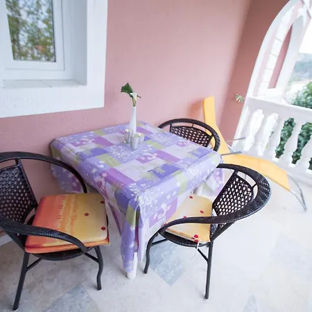 Dunja Piric Apartmán Lopar