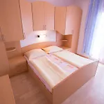 Apartment Dunja Piric *