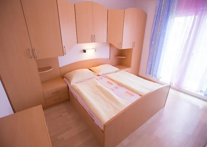 Apartment Dunja Piric *