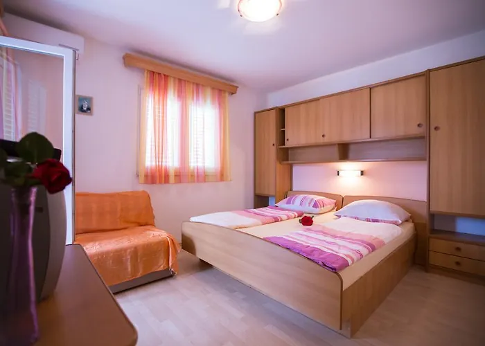 Apartment Dunja Piric *